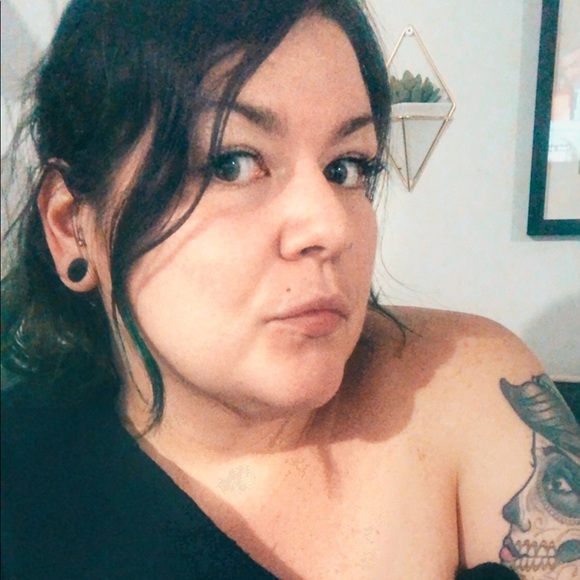 Meet your Posher, Melanie - Picture 1 of 1